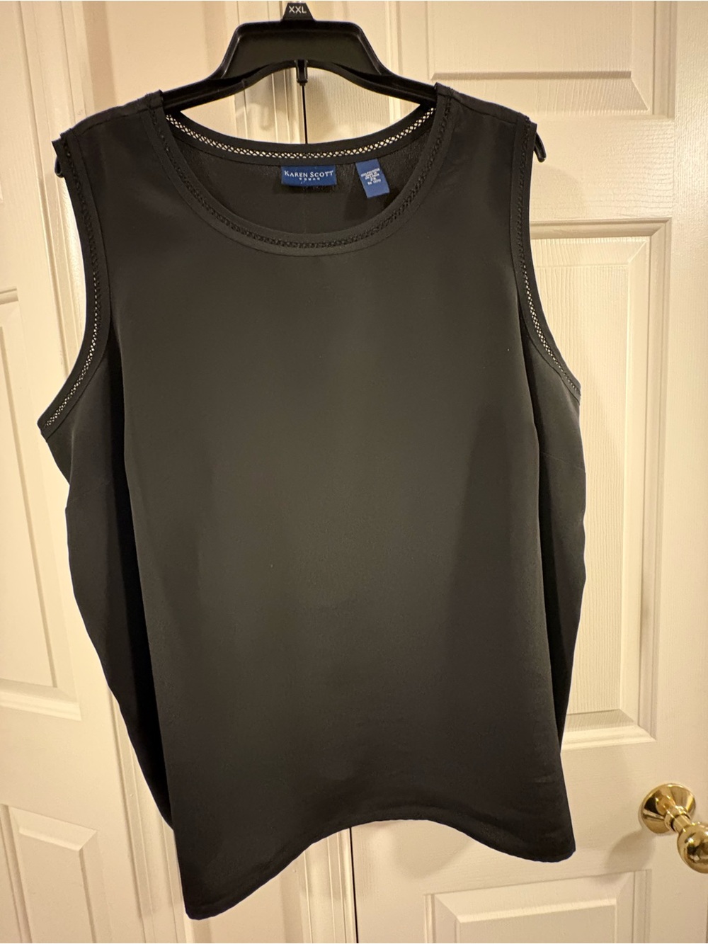 Karen Scott Black Sleeveless Crewneck Tank